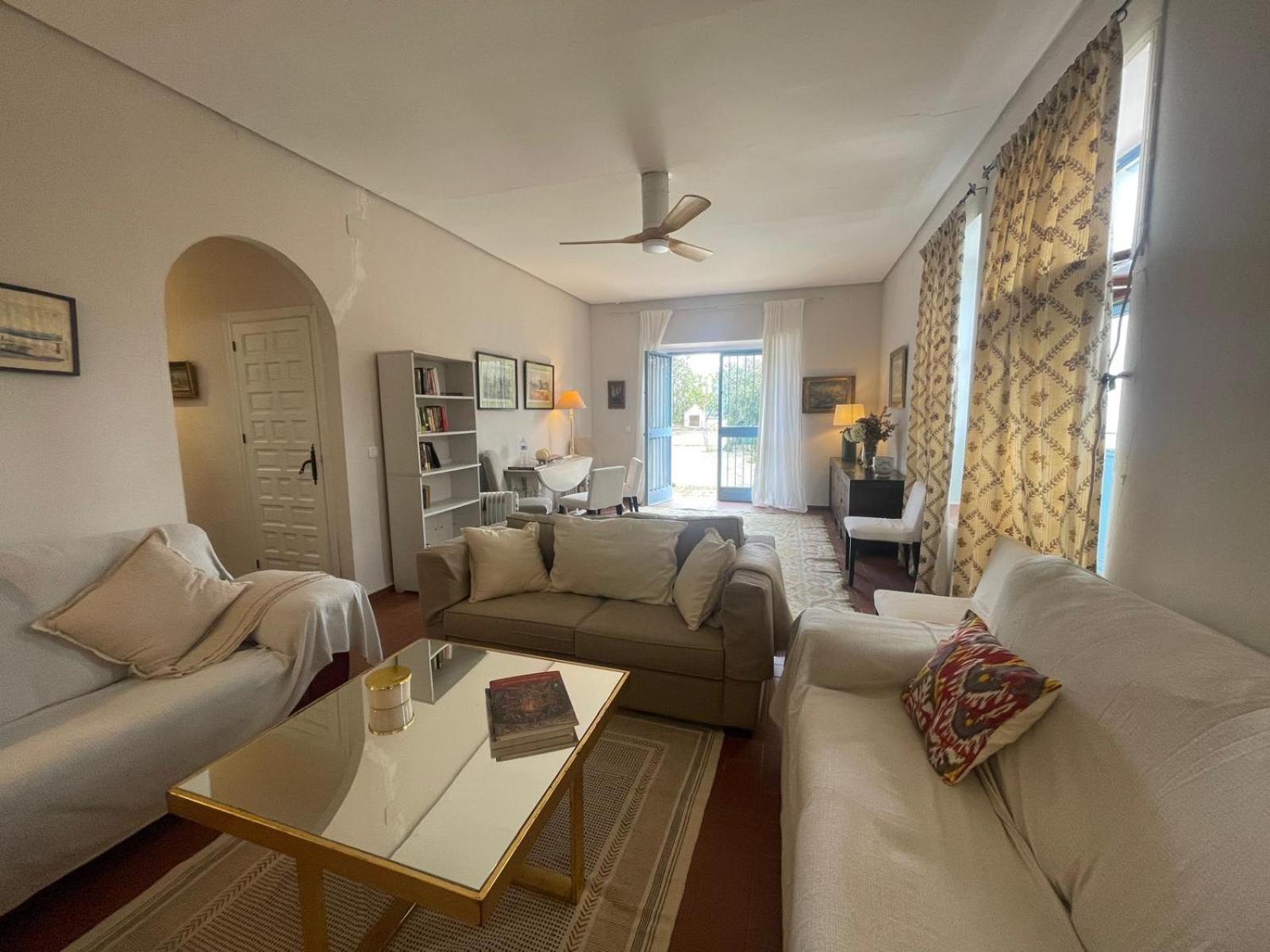 Cortijo Santa Clara Villa การ์โมนา ภายนอก รูปภาพ