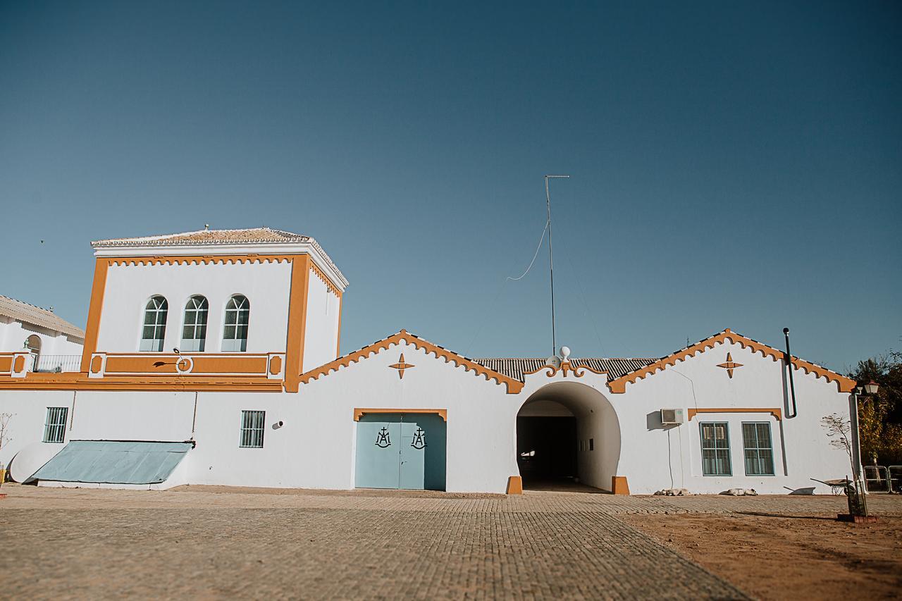 Cortijo Santa Clara Villa การ์โมนา ภายนอก รูปภาพ