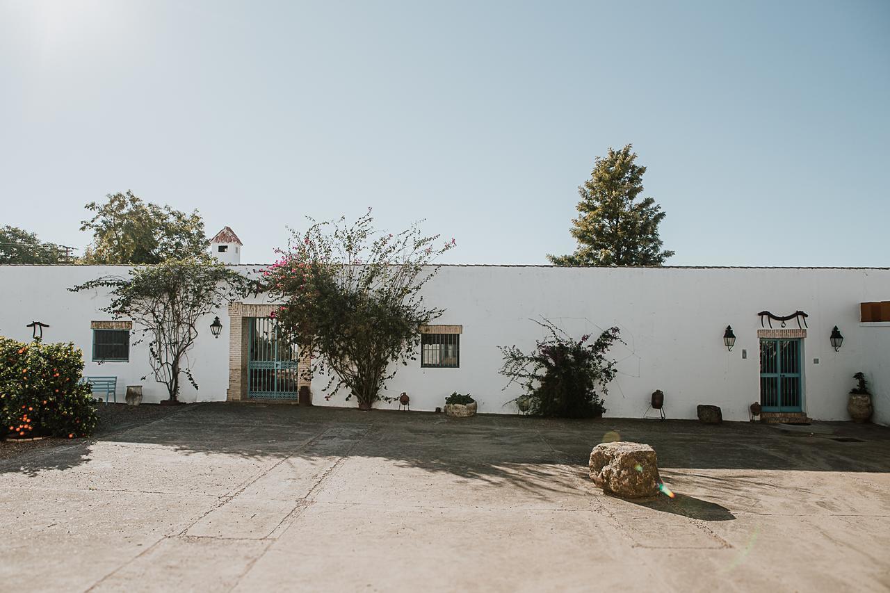 Cortijo Santa Clara Villa การ์โมนา ภายนอก รูปภาพ