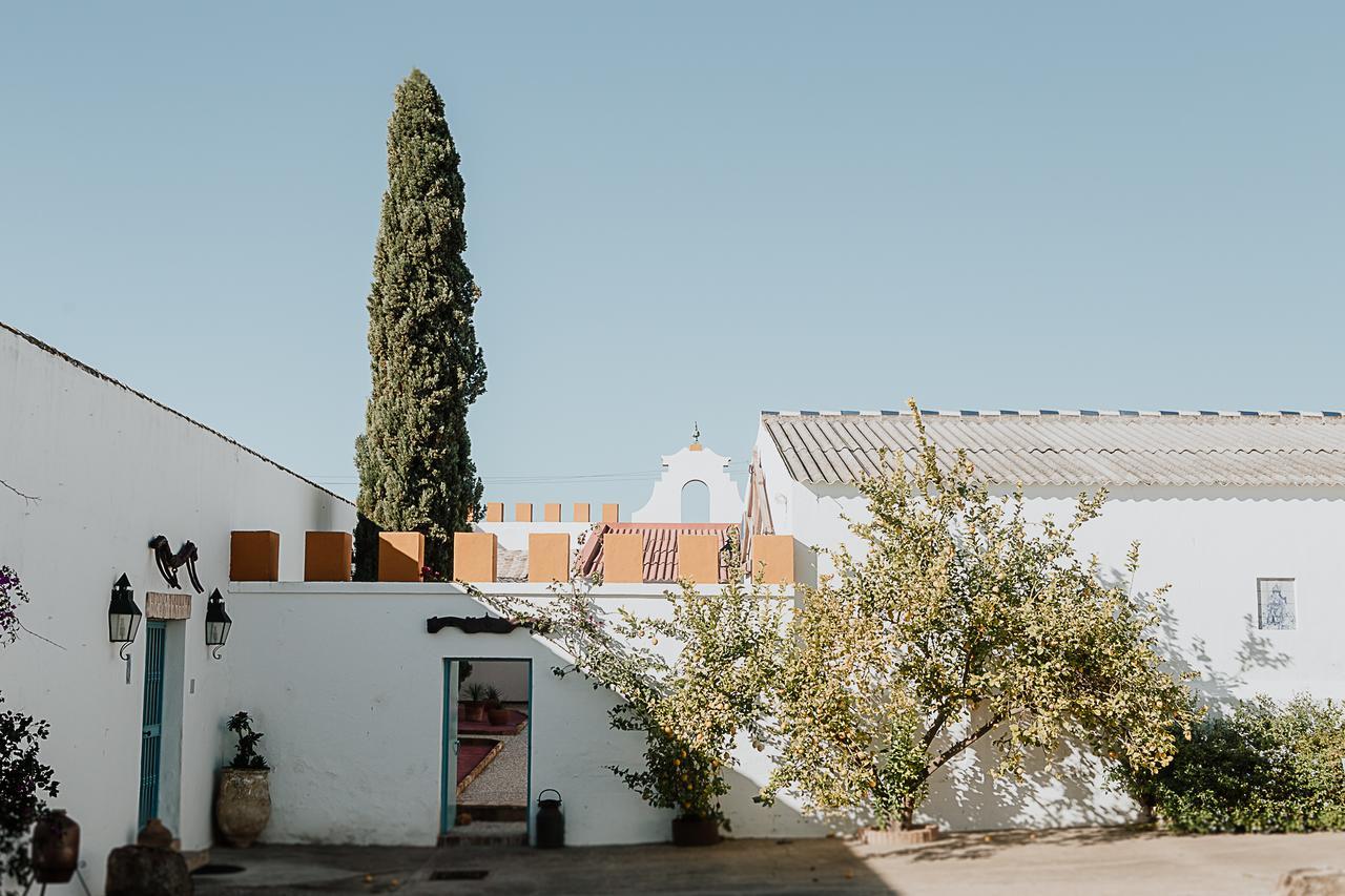 Cortijo Santa Clara Villa การ์โมนา ภายนอก รูปภาพ