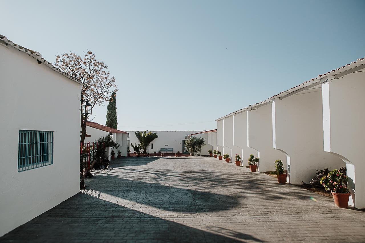 Cortijo Santa Clara Villa การ์โมนา ภายนอก รูปภาพ