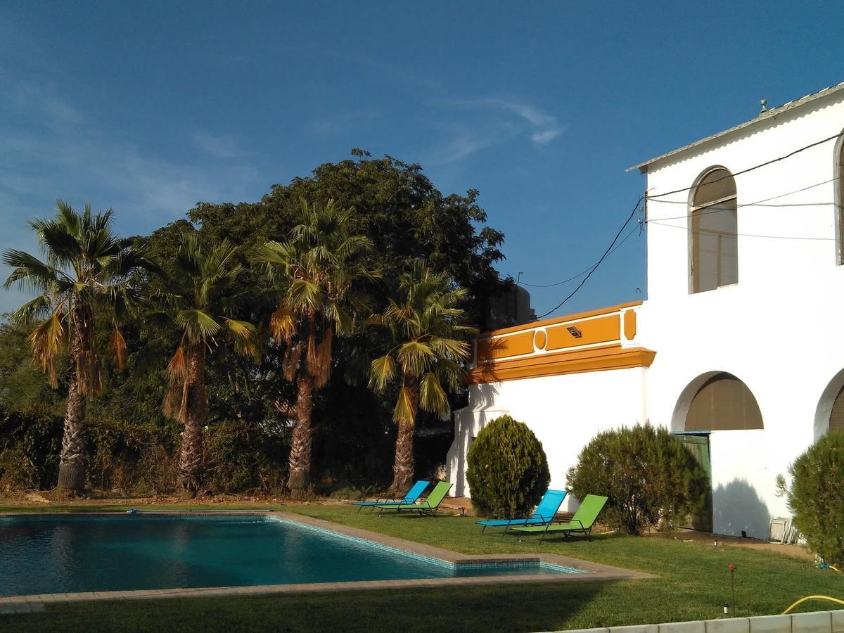 Cortijo Santa Clara Villa การ์โมนา ภายนอก รูปภาพ