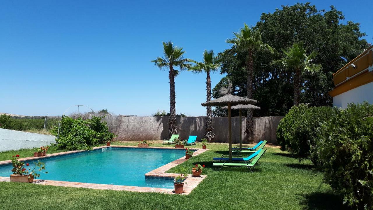 Cortijo Santa Clara Villa การ์โมนา ภายนอก รูปภาพ
