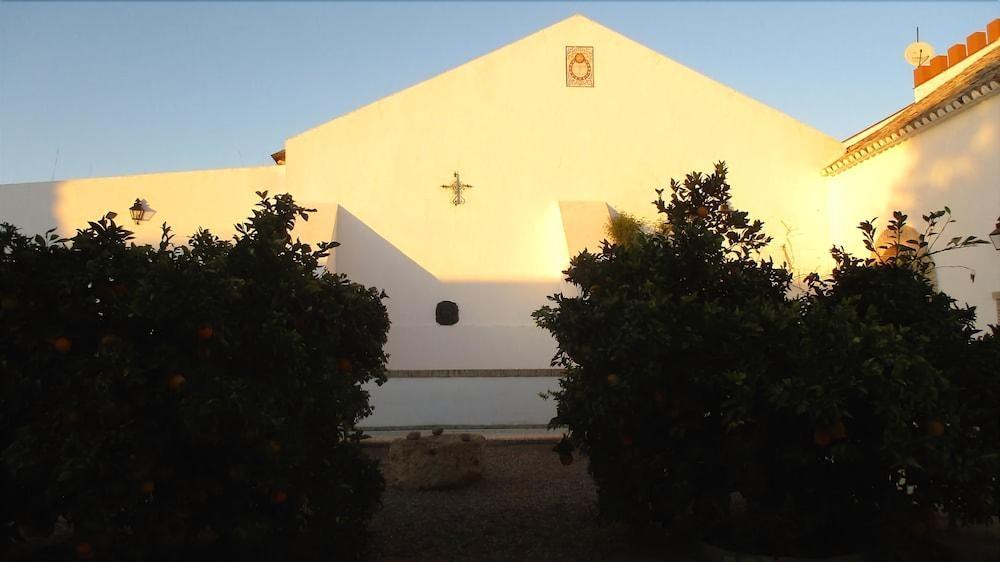 Cortijo Santa Clara Villa การ์โมนา ภายนอก รูปภาพ